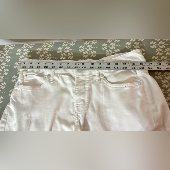 Lot Of 3 Women's  Seven7 Shorts Size 4 White, Pink And Blue Stretch 5 Pockets - Picture 6 of 16